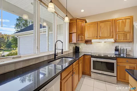 Kitchen - 189 Shadow Pond Ln, Suffield, CT 06078 photo 1 of 4