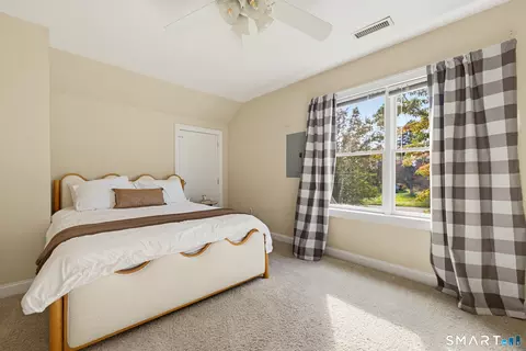 Bedroom - 189 Shadow Pond Ln, Suffield, CT 06078 photo 6 of 8