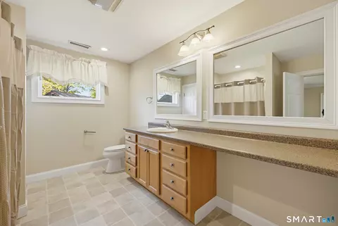 Bath - 189 Shadow Pond Ln, Suffield, CT 06078 photo 6 of 6