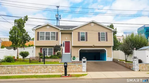 45 Daytona St, West Haven, CT 06516