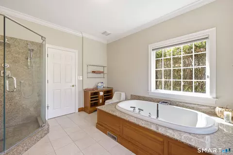Bath - 29 Halladay Ave W, Suffield, CT 06078 photo 1 of 6