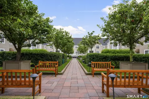77 Havemeyer Ln #310, Stamford, CT 06902