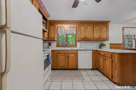 Kitchen - 75 Mullen Hill Rd, Windham, CT 06280 photo 3 of 5