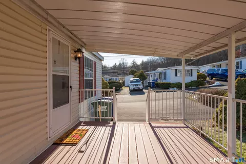Exterior - 4 Maple Rd, Southington, CT 06489 photo 4 of 5
