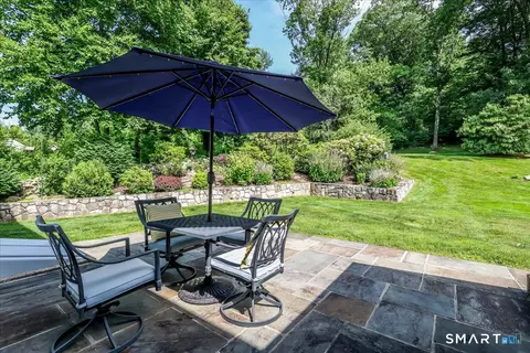 Exterior - 21 White Pine Dr, Brookfield, CT 06804 photo 6 of 10