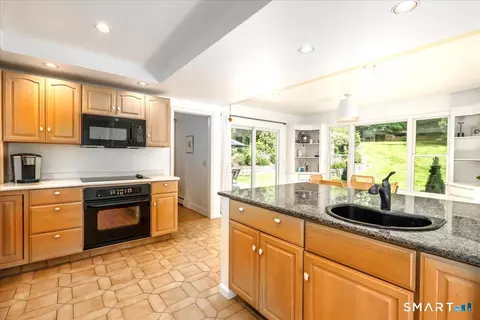 Kitchen - 21 White Pine Dr, Brookfield, CT 06804 photo 2 of 3