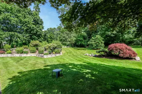 Exterior - 21 White Pine Dr, Brookfield, CT 06804 photo 7 of 10