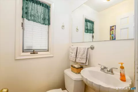 Bath - 21 White Pine Dr, Brookfield, CT 06804 photo 1 of 2