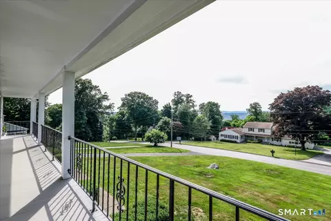 Exterior - 21 White Pine Dr, Brookfield, CT 06804 photo 9 of 10
