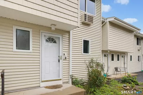 220 Main St #2H, New Hartford, CT 06057