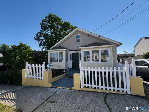 150 Wessels Ave, Bridgeport, CT 06610