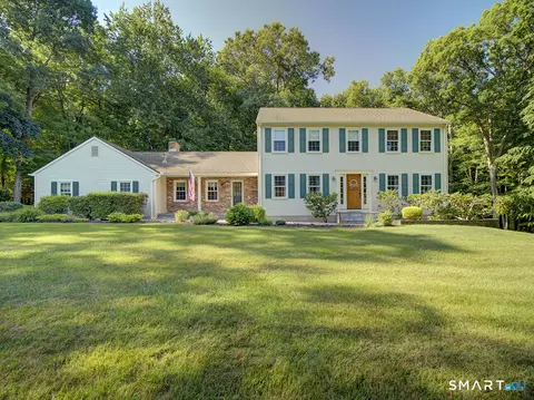 19 E Ridge Ct, Cheshire, CT 06410