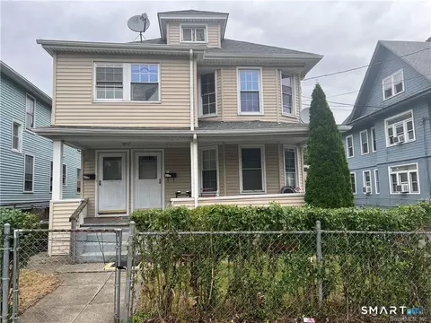 810 Lindley St, Bridgeport, CT 06606
