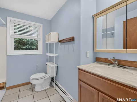 Bath - 198 Spicer Hill Rd, Ledyard, CT 06339 photo 2 of 3