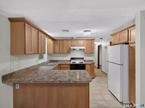 Kitchen - 198 Spicer Hill Rd, Ledyard, CT 06339 photo 4 of 5