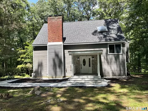 59 Hoadley Creek Cir, Guilford, CT 06437