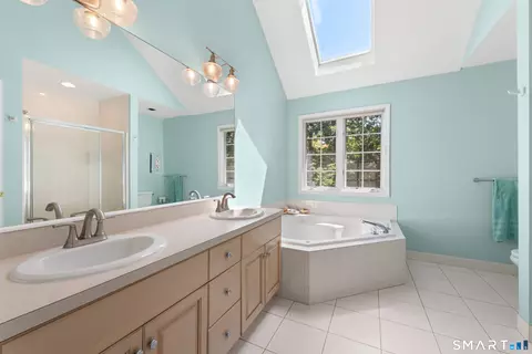 Bath - 15 Rose Ln, Sandy Hook, CT 06482 photo 3 of 3