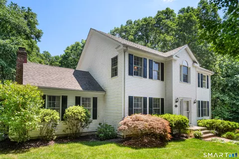 Exterior - 15 Rose Ln, Sandy Hook, CT 06482 photo 4 of 7