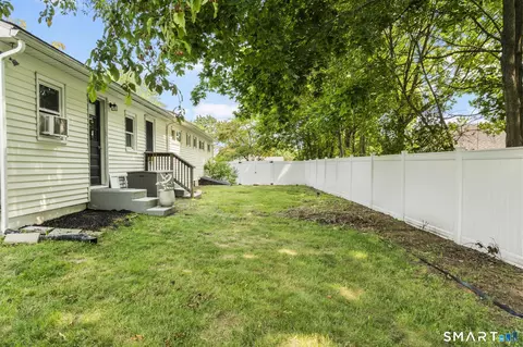 Exterior - 51 Mohawk Dr, Wallingford, CT 06492 photo 5 of 7