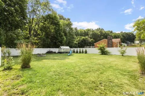 Exterior - 51 Mohawk Dr, Wallingford, CT 06492 photo 3 of 7