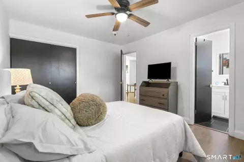 Bedroom - 51 Mohawk Dr, Wallingford, CT 06492 photo 6 of 6