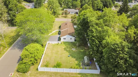 View/Area - 51 Mohawk Dr, Wallingford, CT 06492 photo 1 of 2