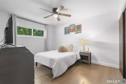 Bedroom - 51 Mohawk Dr, Wallingford, CT 06492 photo 5 of 6