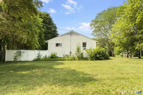 Exterior - 51 Mohawk Dr, Wallingford, CT 06492 photo 7 of 7