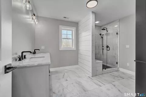 Bath - 1427 Monroe Tpke, Monroe, CT 06468 photo 1 of 6