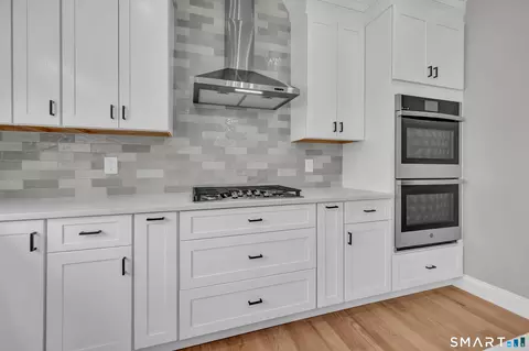 Kitchen - 1427 Monroe Tpke, Monroe, CT 06468 photo 4 of 4