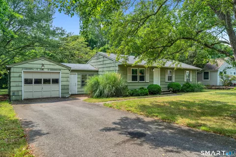 35 Windy Hill Rd, Westbrook, CT 06498