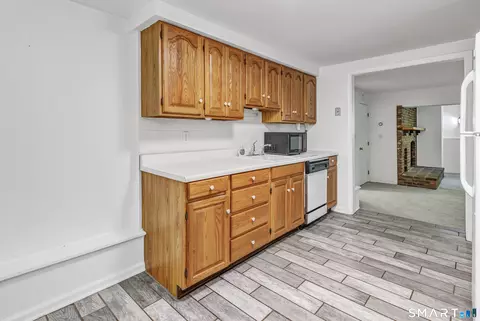 Kitchen - 69 Forest Rd, Monroe, CT 06468 photo 6 of 8