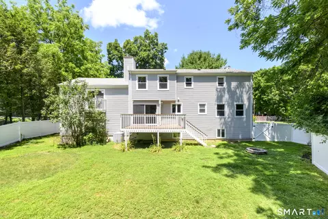 26 Marva Ln, Stamford, CT 06903