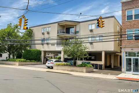 910 Hope St #2B, Stamford, CT 06907