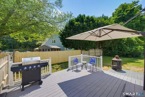Exterior - 1485 Suffield St, Suffield, CT 06078 photo 4 of 10