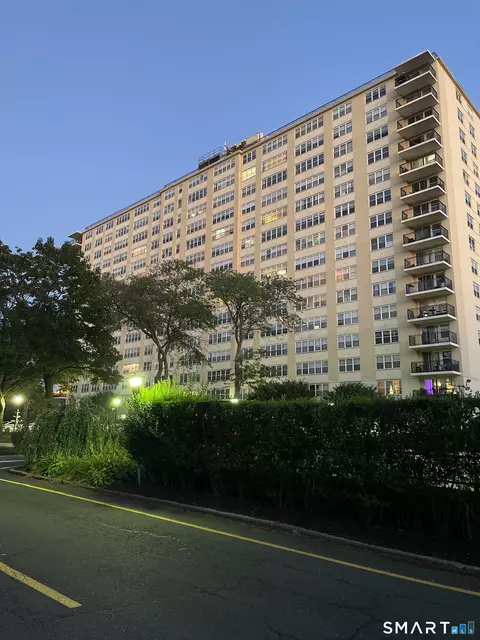 2625 Park Ave #11P, Bridgeport, CT 06604