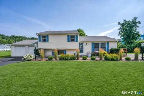 41 Victor Hill Dr, Branford, CT 06405