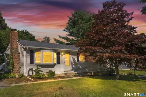 3 Beechwood Rd, Oakdale, CT 06370