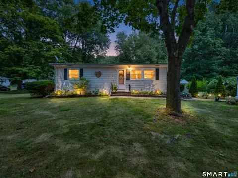 Exterior - 18 Old Forge Rd, Westbrook, CT 06498 photo 2 of 10