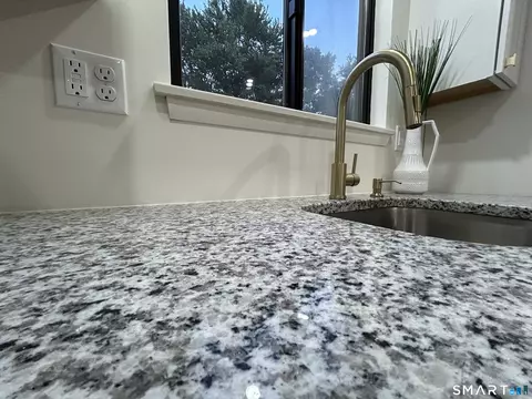 Kitchen - 38 Sutton Pl #38, Bloomfield, CT 06002 photo 5 of 9