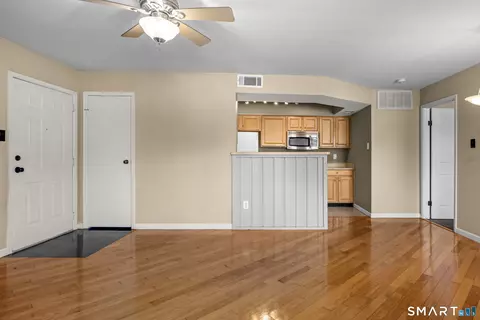 Living - 87 Leafwood Ln #235, Groton, CT 06340 photo 2 of 5