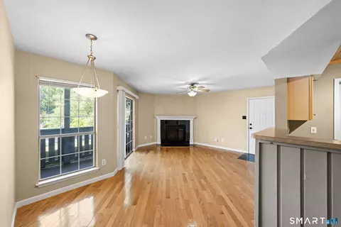 Living - 87 Leafwood Ln #235, Groton, CT 06340 photo 5 of 5