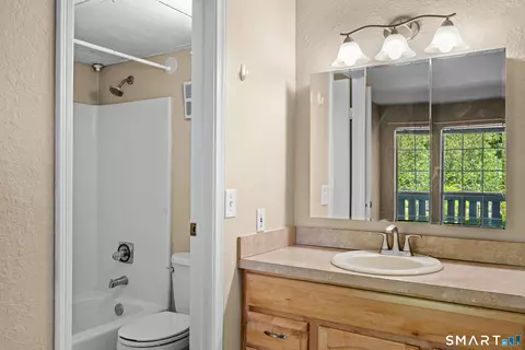 Bath - 87 Leafwood Ln #235, Groton, CT 06340 photo 1 of 2