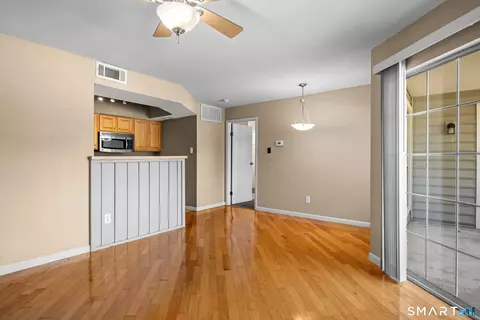 Living - 87 Leafwood Ln #235, Groton, CT 06340 photo 3 of 5