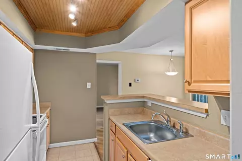 Kitchen - 87 Leafwood Ln #235, Groton, CT 06340 photo 3 of 4