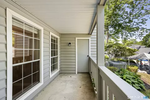 Exterior - 87 Leafwood Ln #235, Groton, CT 06340 photo 2 of 5