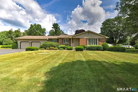 531 Woodruff Rd, Milford, CT 06461