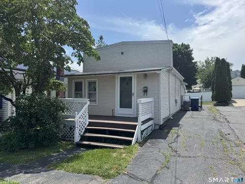 60 Grove Pl, West Haven, CT 06516