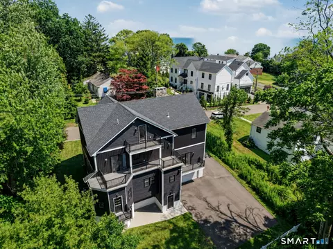 125 Ridgewood Dr, Milford, CT 06460