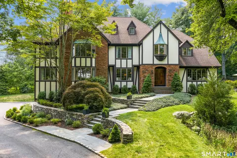 56 Long Lots Rd, New Canaan, CT 06840
